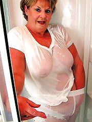 French aged gilfs in their solo play