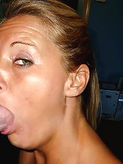 Old MILF in her solo play