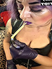 An aged whore poses naked to earn some money fast